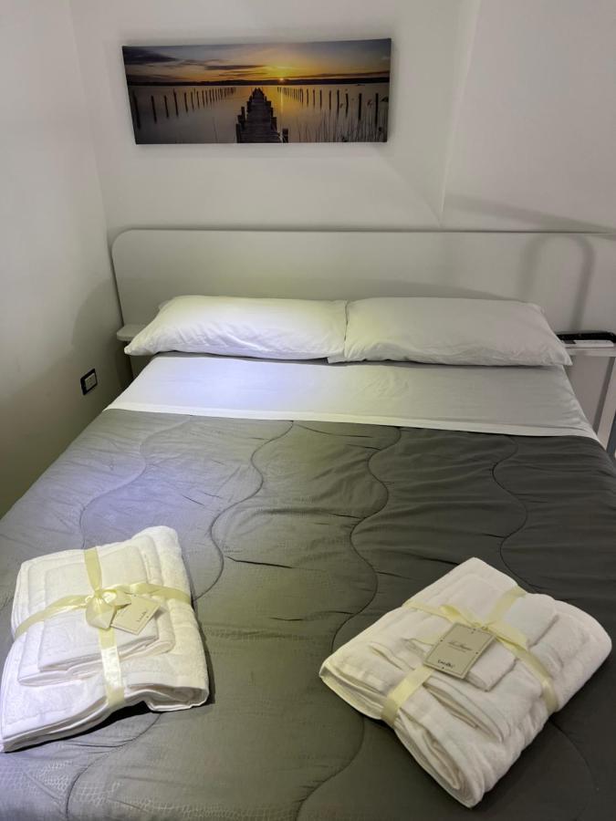 Bed and Breakfast La Casa Di Raffaele Napoli Centro Exterior foto